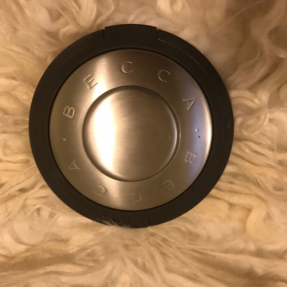 Becca Highlight (Moonstone)
